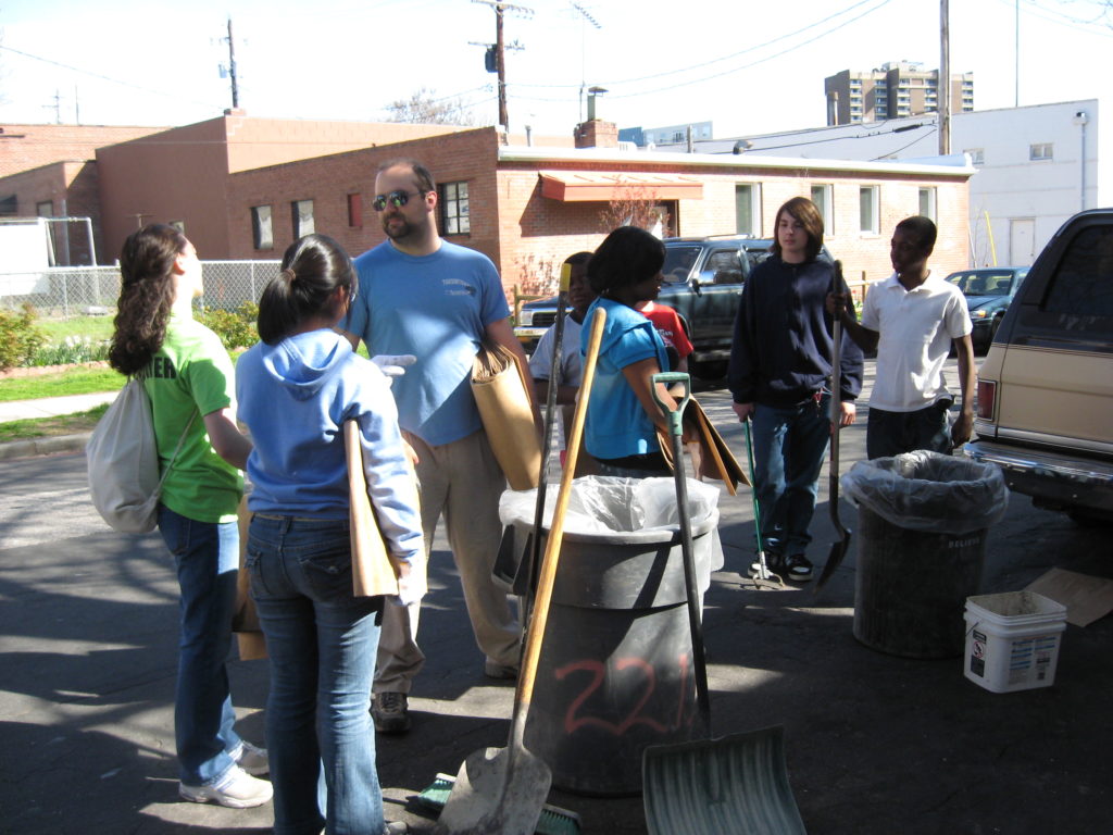 Cleanup 4-18-09 Residents and volunteers help clean up Remington