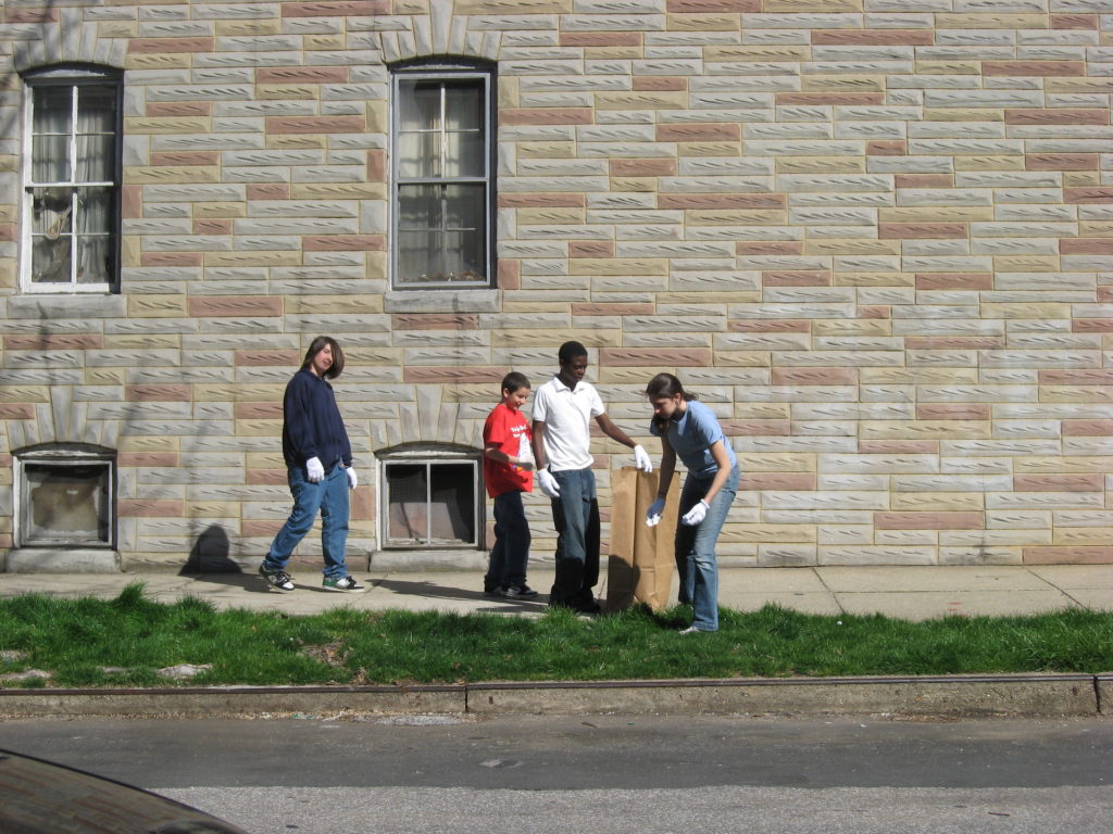 Clean up 4-18-09 Residents and volunteers help clean up Remington